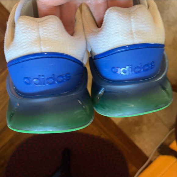 Adidas Boost White blue & green athletic shoes sneakers sz men’s 6.5 like new main image 4